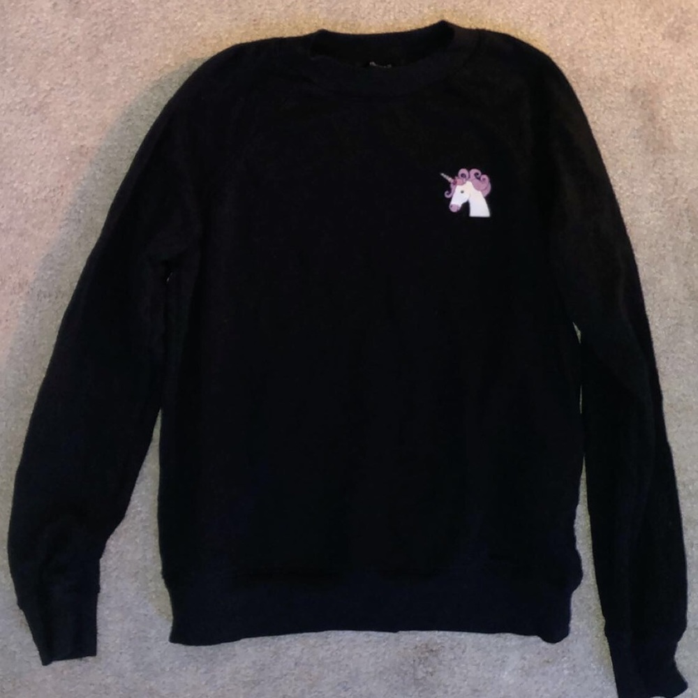 Crop top sweater
